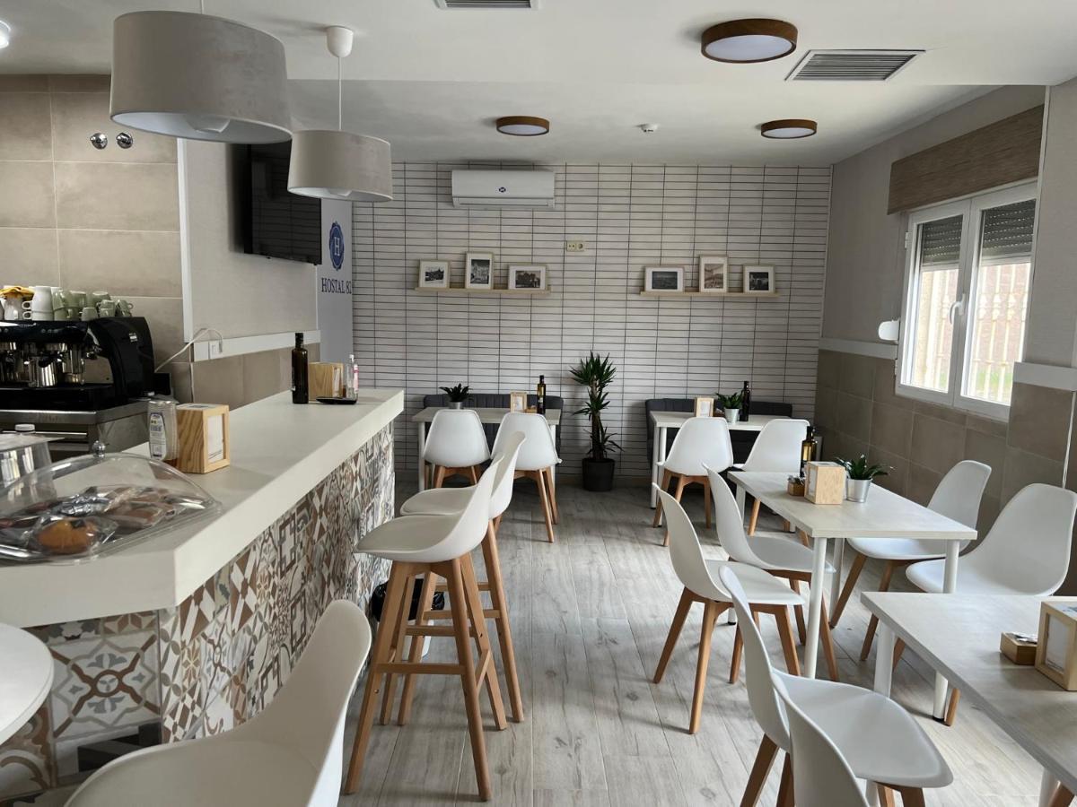 Hostal 82 Olias del Rey Ngoại thất bức ảnh