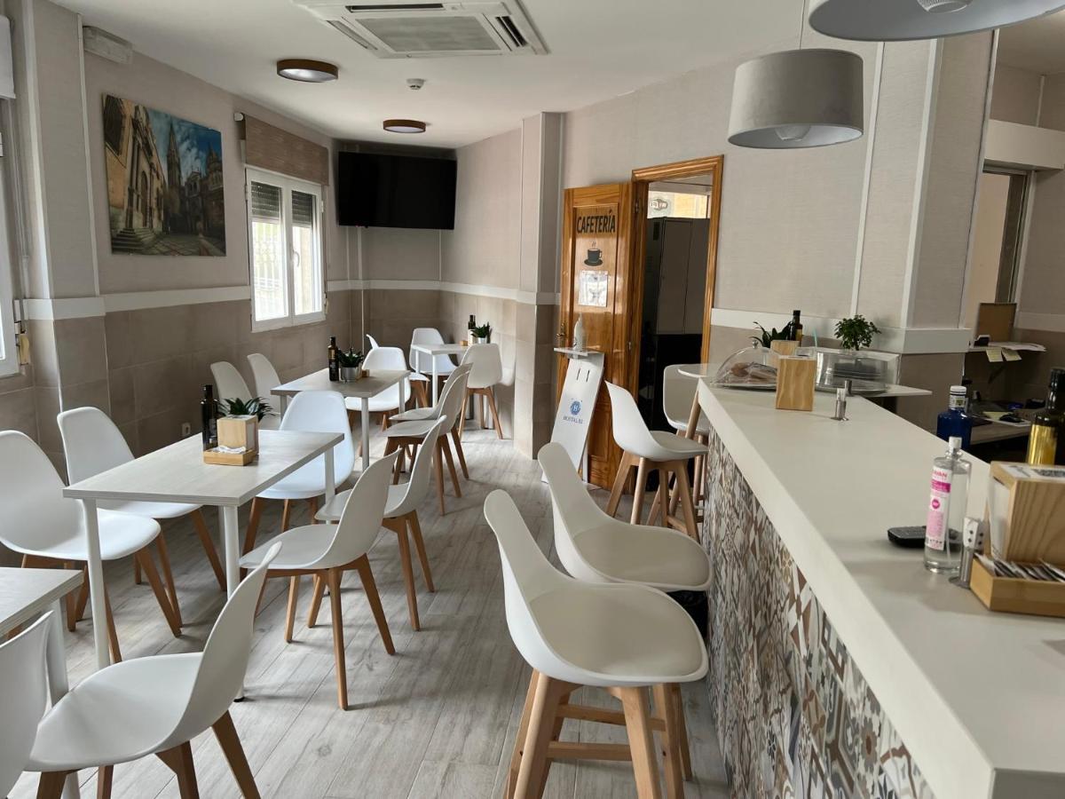 Hostal 82 Olias del Rey Ngoại thất bức ảnh