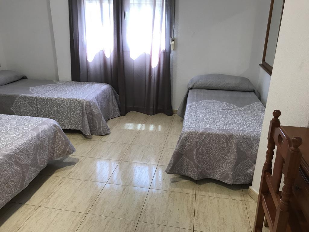 Hostal 82 Olias del Rey Phòng bức ảnh