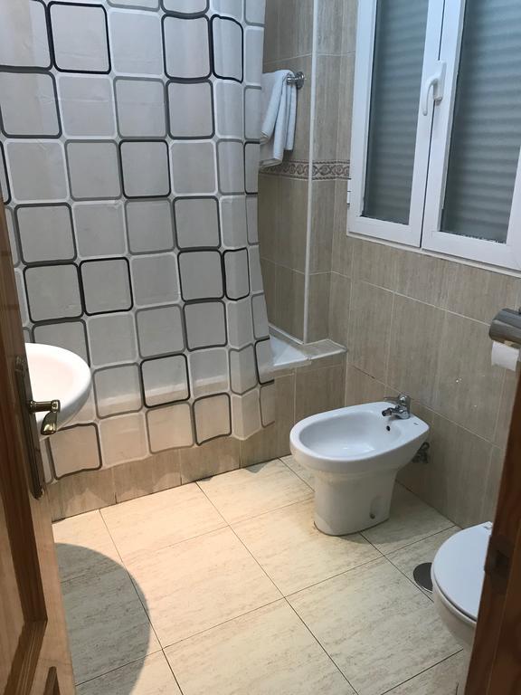 Hostal 82 Olias del Rey Ngoại thất bức ảnh