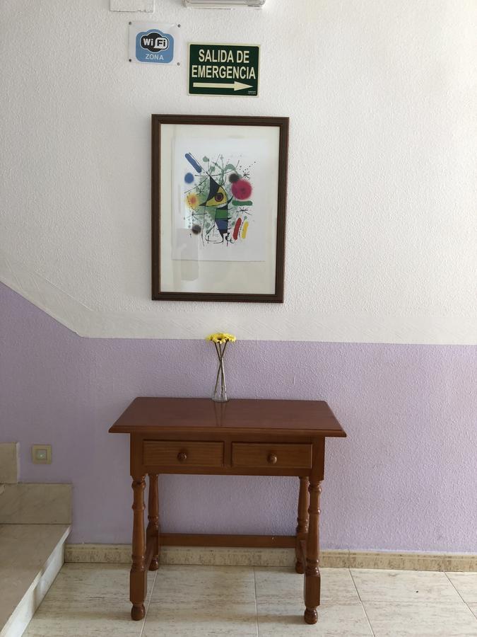 Hostal 82 Olias del Rey Ngoại thất bức ảnh