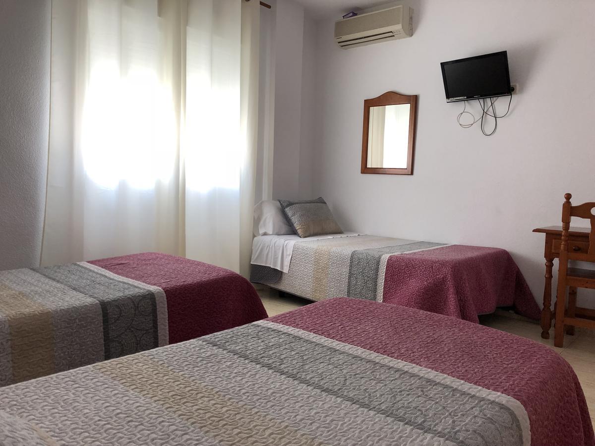 Hostal 82 Olias del Rey Ngoại thất bức ảnh