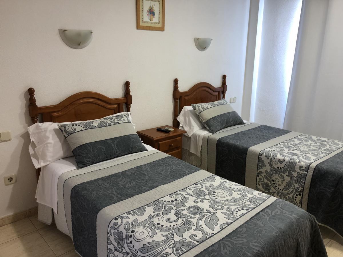 Hostal 82 Olias del Rey Ngoại thất bức ảnh