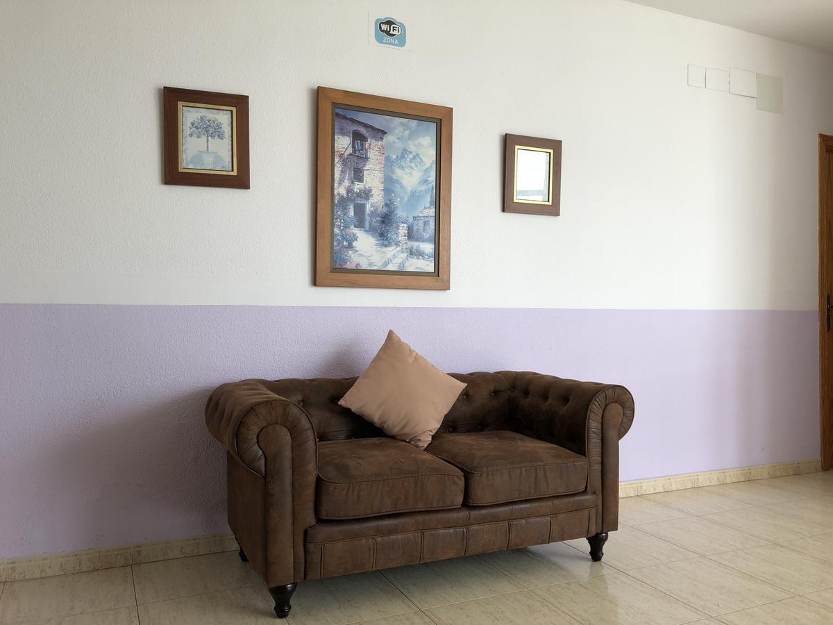 Hostal 82 Olias del Rey Ngoại thất bức ảnh