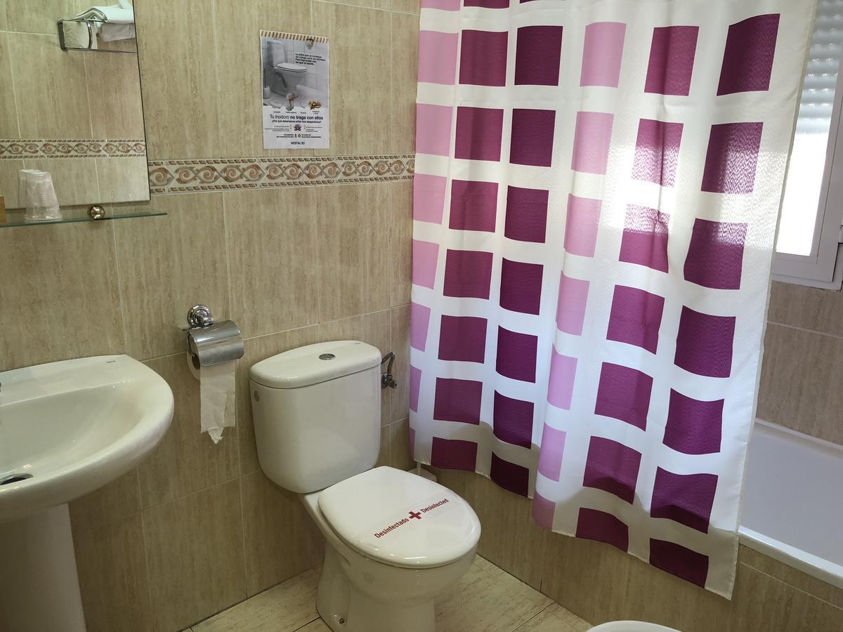 Hostal 82 Olias del Rey Ngoại thất bức ảnh