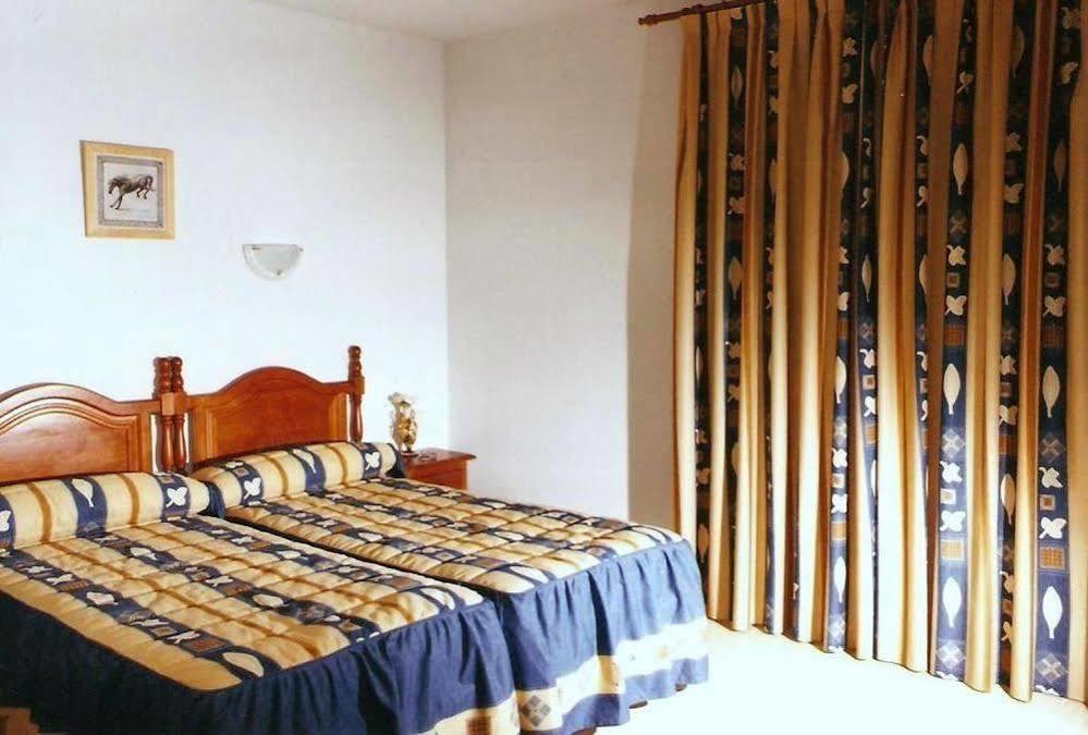 Hostal 82 Olias del Rey Ngoại thất bức ảnh